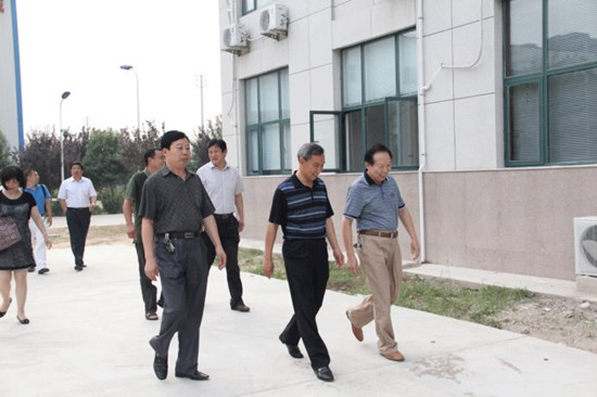 河南省知識產(chǎn)權(quán)局局長郭民生蒞臨公司視察知識產(chǎn)權(quán)保護工作