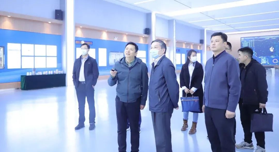 河南省“萬人助萬企”第十工作組副組長、交通運(yùn)輸廳二級巡視員張宏一行蒞臨萬里交科調(diào)研指導(dǎo)