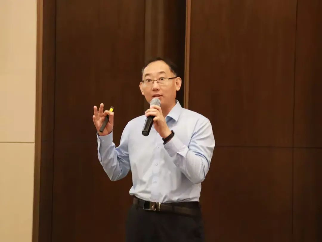 濟(jì)南市農(nóng)村公路泡沫（乳化）瀝青就地冷再生技術(shù)現(xiàn)場觀摩會(huì)在章丘舉辦，共同探討農(nóng)村公路綠色養(yǎng)護(hù)新技術(shù)的推廣應(yīng)用